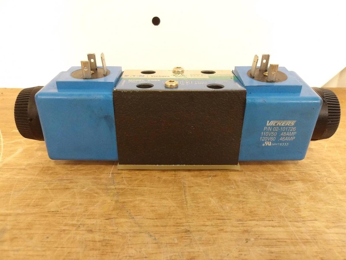 Used VICKERS EATON DG4V-3S-6C-M-4-B5-60 HYDRAULIC SOLENOID VALVE, #226143G NEW