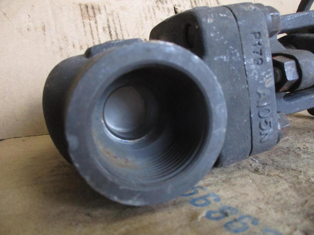 Used WARREN 1-1/4" IRON GATE VALVE (THREADED), #78107J NEW