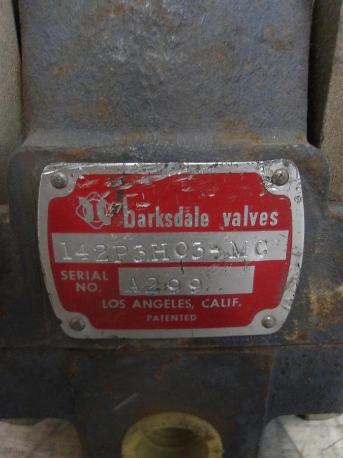 Used BARKDALE 3/8" VALVE 142P3H03-MC, #109100G NEW