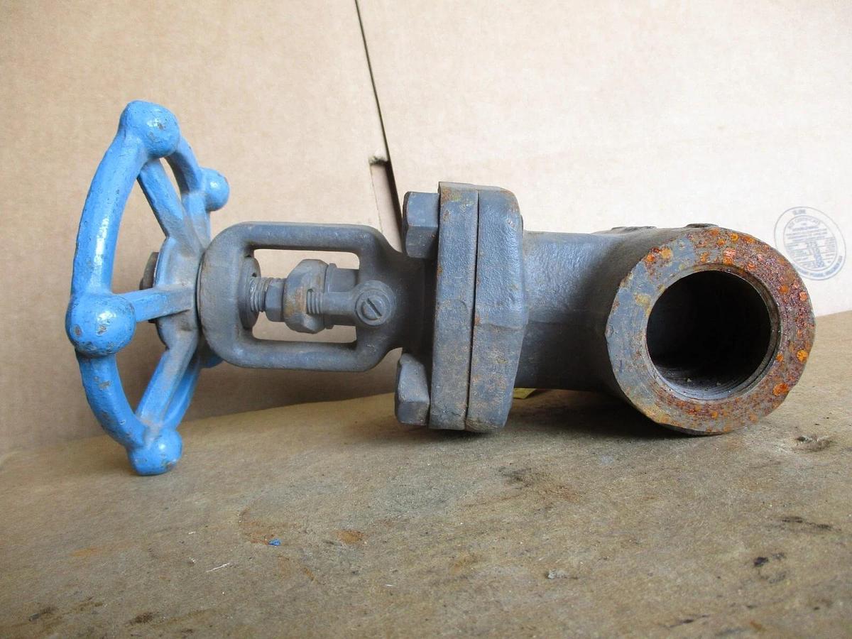 Used SMITH 1-1/4" IRON GATE VALVE (THREADED), #4161245J NEW