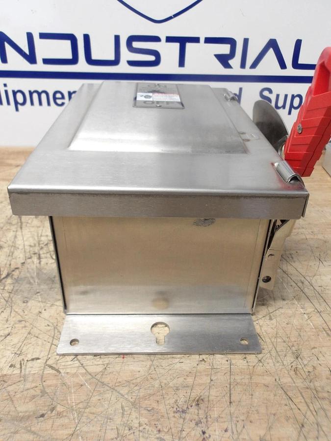 Used SIEMENS 30 AMP S/S SAFETY SWITCH 600/250 V, #716842G NEW