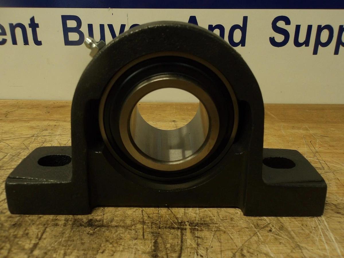 IPTCI UCP209-28 PILLOW BLOCK BEARING 1-3/4" BORE, #730153G NIB