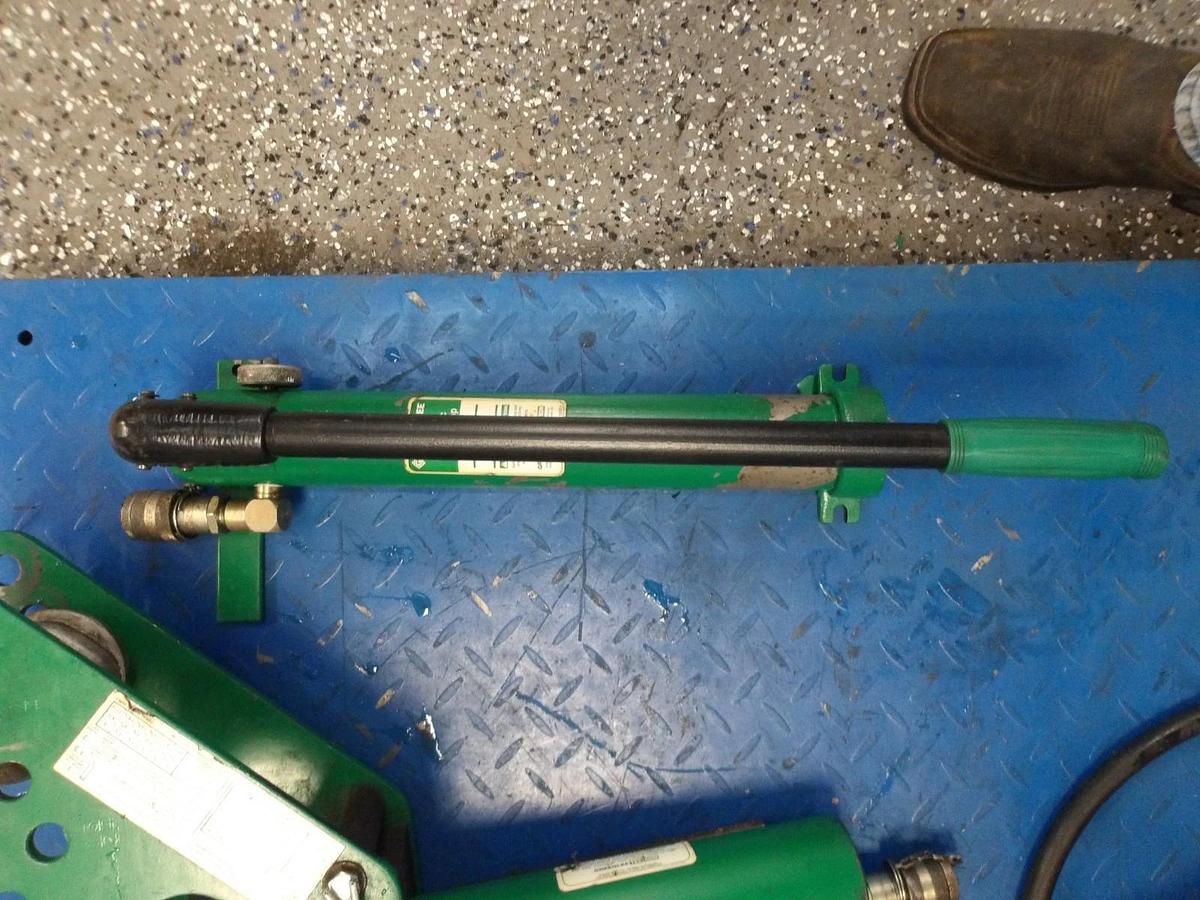 Used GREENLEE 880 LIGHT WEIGHT HYDRAULIC BENDER, #3101236G USED