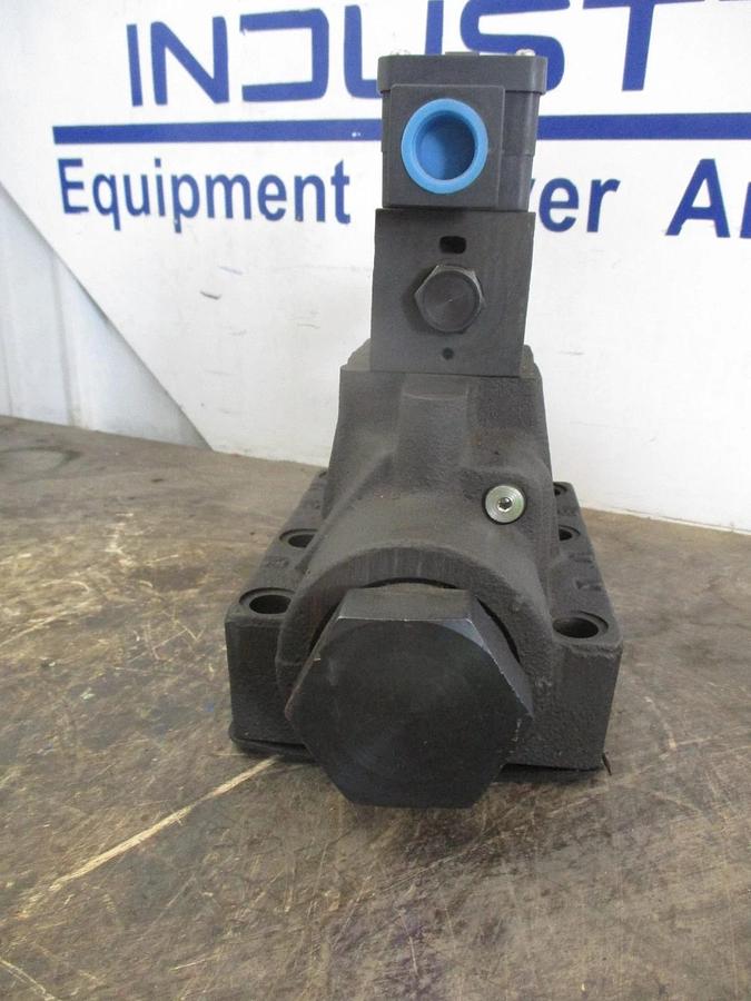 Used PARKER D61VW12B4NYCE 72 HYDRAULIC DIRECTIONAL CONTROL VALVE, #826201J NEW