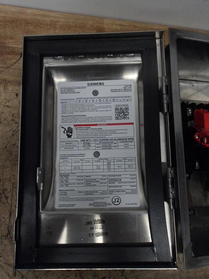 Used SIEMENS 30 AMP S/S SAFETY SWITCH 600/250 V, #715233G NEW