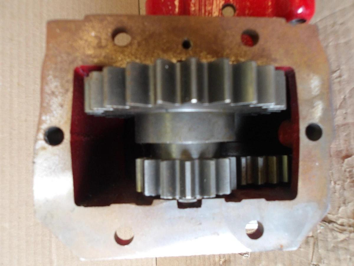 Used PARKER CHELSEA 221ZCAKP-M4XE PTO GEAR BOX, #861048G NEW