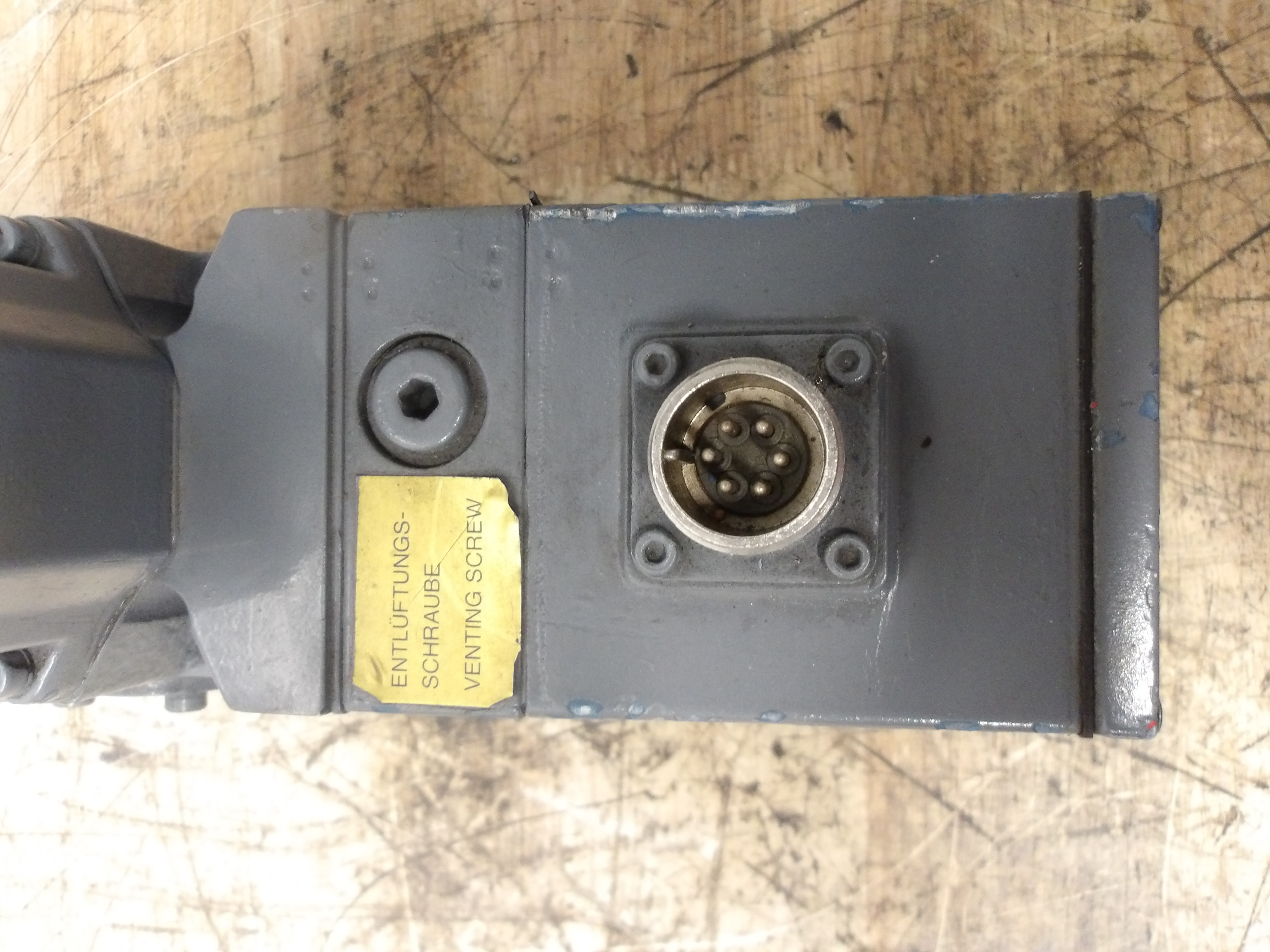 Used MOOG D651/471/P10FRM3CNFA SERVO PROPORTIONAL VALVE
