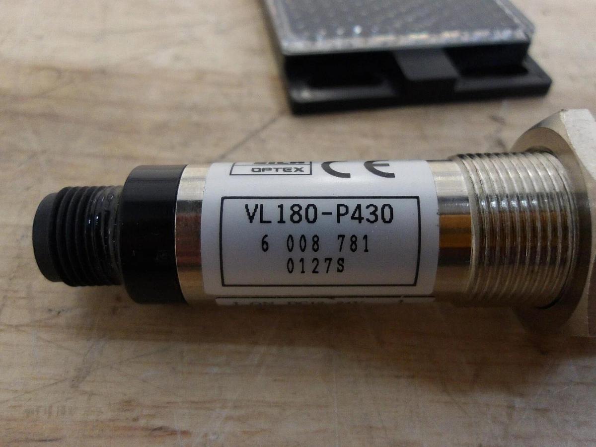 SICK VL180-P430 PHOTOELECTRIC SENSOR, #3251151G NIB