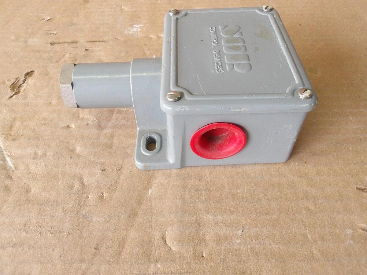 Used STATIC-O-RING 6NN-K3-N4-F1A-TT PRESSURE SWITCH, #79225G NEW
