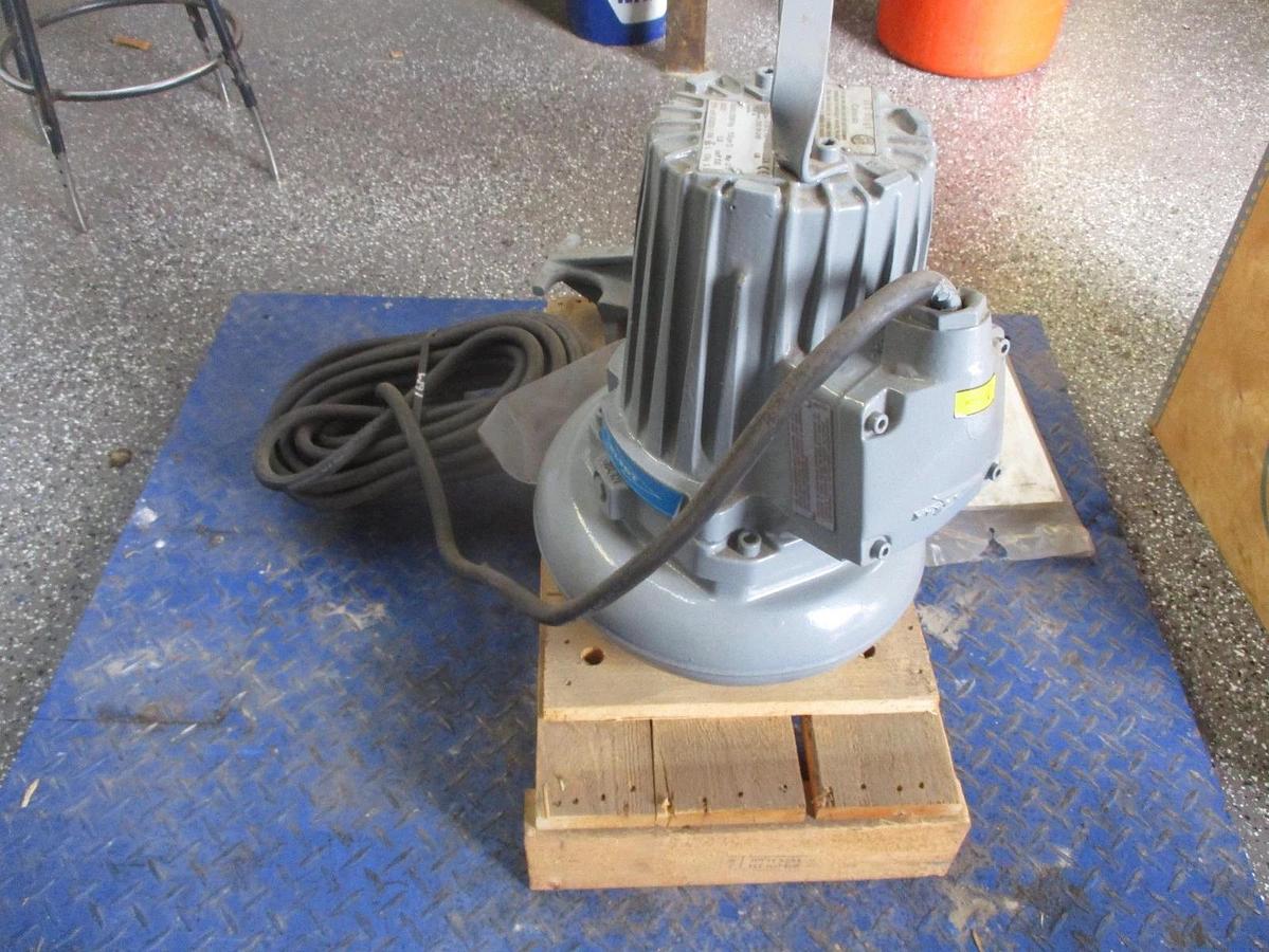 Used FLYGT 4" SUBMERSIBLE PUMP 5 HP, #68152JW NIC
