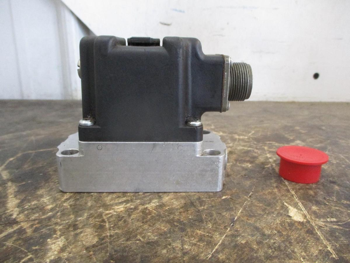 Used SAUER SUNSTRAND MCV116A1201 PRESSURE CONTROL PILOT VALVE, #826322J USED