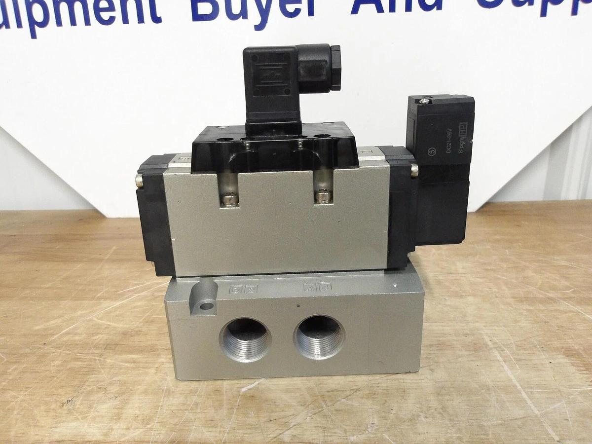 Used SMC VFR5110-5DZ PNEUMATIC SOLENOID VALVE, #371034G NEW
