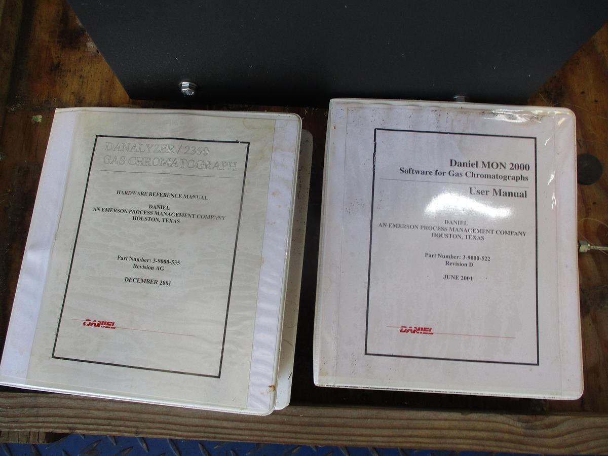 DANIEL M0N 2000 GAS CHROMATOGRAPH