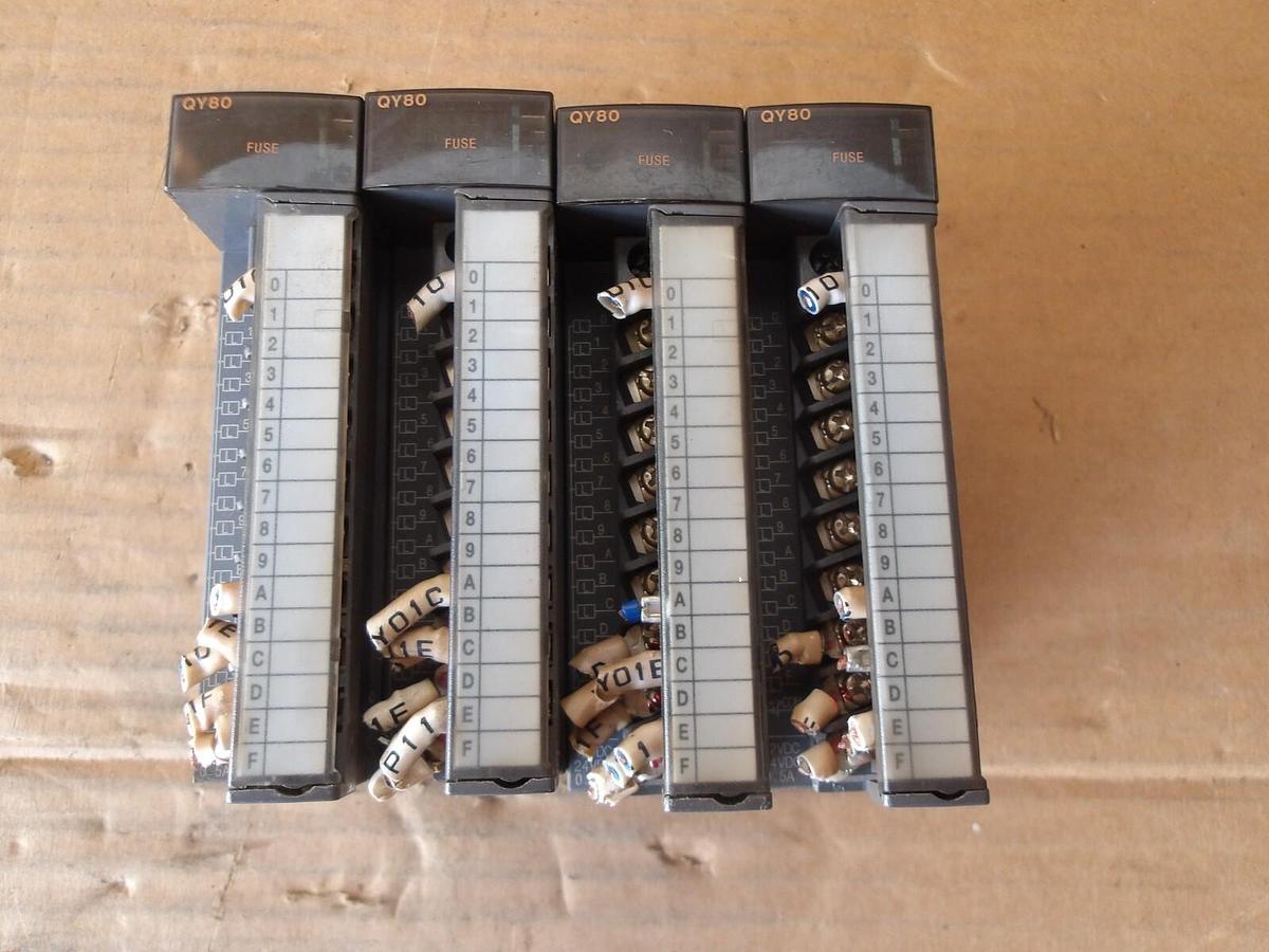 Used MITSUBISHI QY80 OUTPUT UNIT (LOT OF 4) #11121115G USED