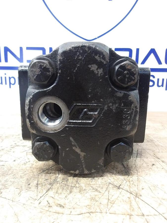 Used PACCAR 110820 HYDRAULIC GEAR PUMP, #26142G NEW