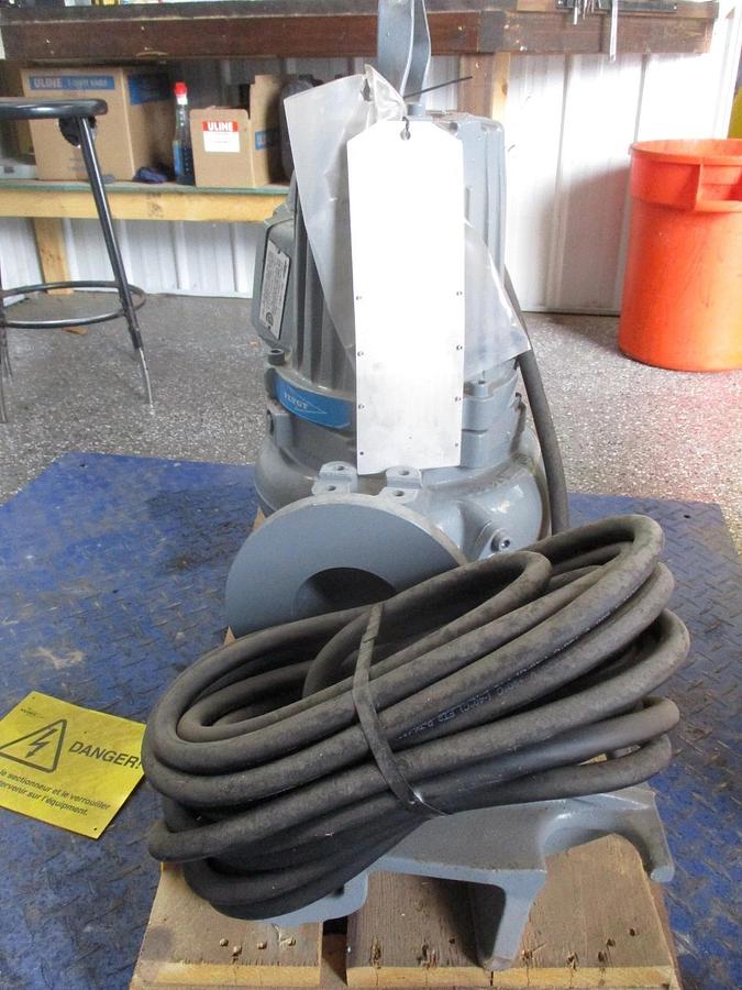 Used FLYGT 4" SUBMERSIBLE PUMP 5 HP, #68135JW NIC