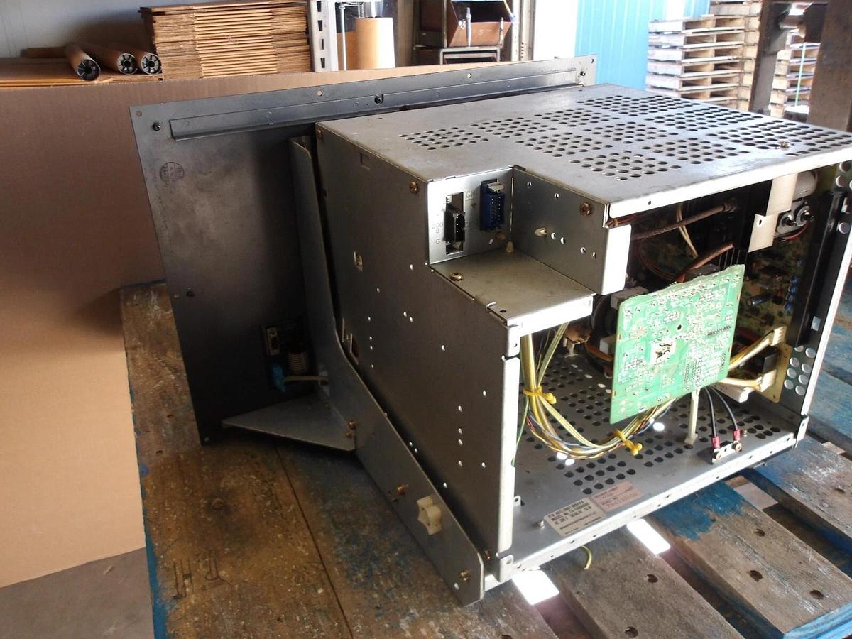 Used FANUC SERIES 16P OPERATOR PANEL A02B-0120-C071/MA, #11111103G USED
