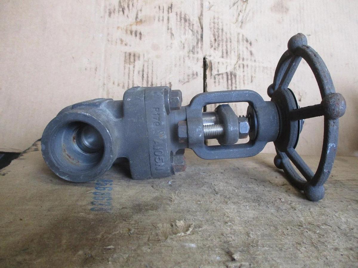 Used WARREN 1-1/4" IRON GATE VALVE (THREADED), #78107J NEW