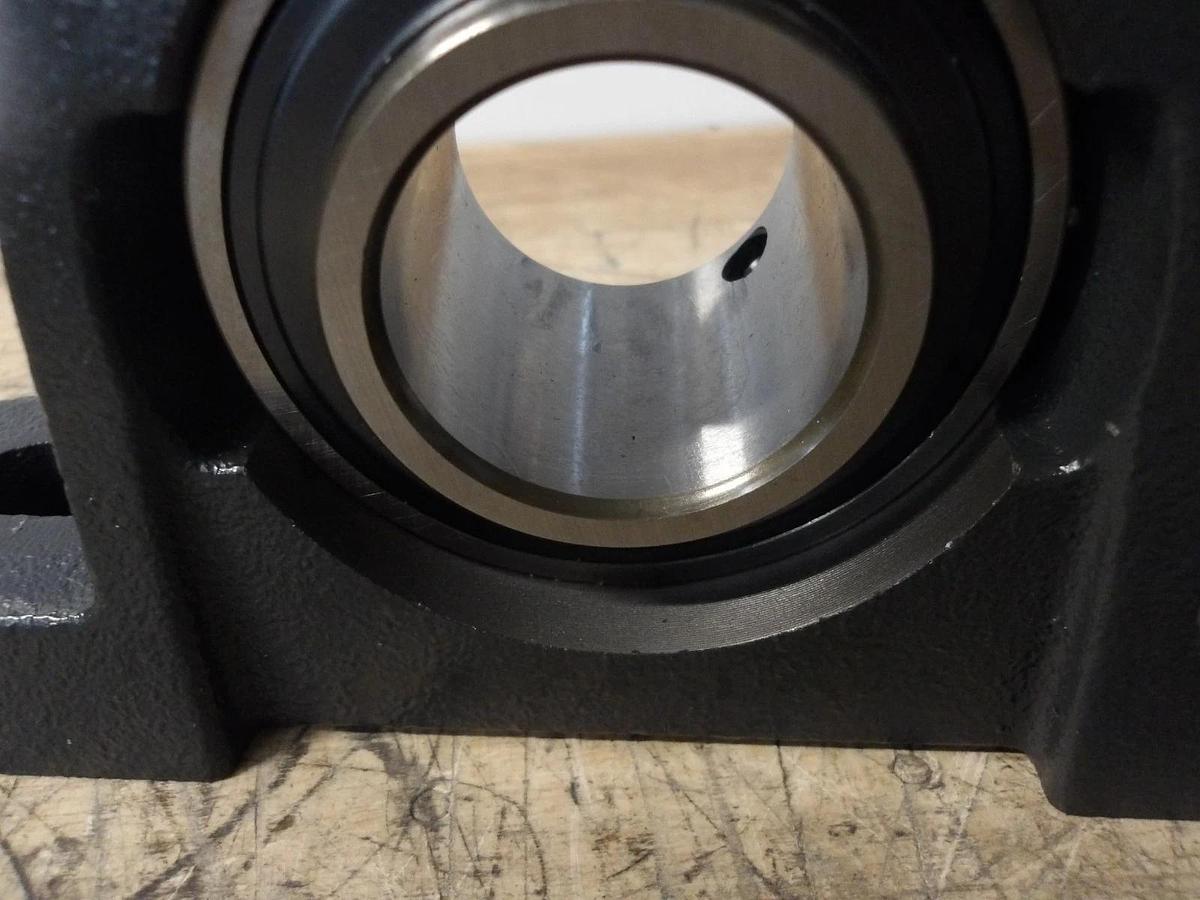 IPTCI UCP207-23 PILLOW BLOCK BEARING 1-7/16" BORE, #728304G NIB