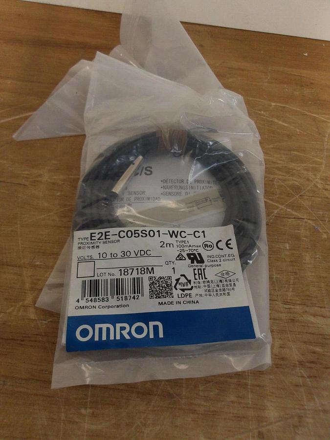 Used OMRON E2E-C05S01-WC-C1 SENSOR TYPE 1, 10-30 VDC (LOT OF 4) #2121100G NEW