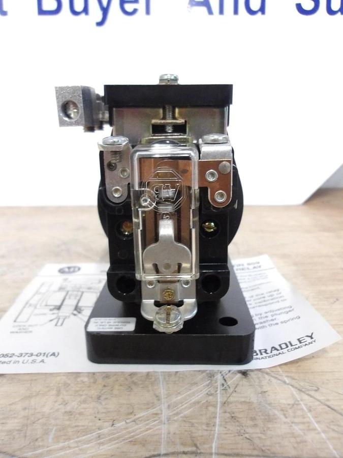 Used ALLEN BRADLEY 809-A01E INSTANTANEOUS TRIP RELAY, #514132G NEW