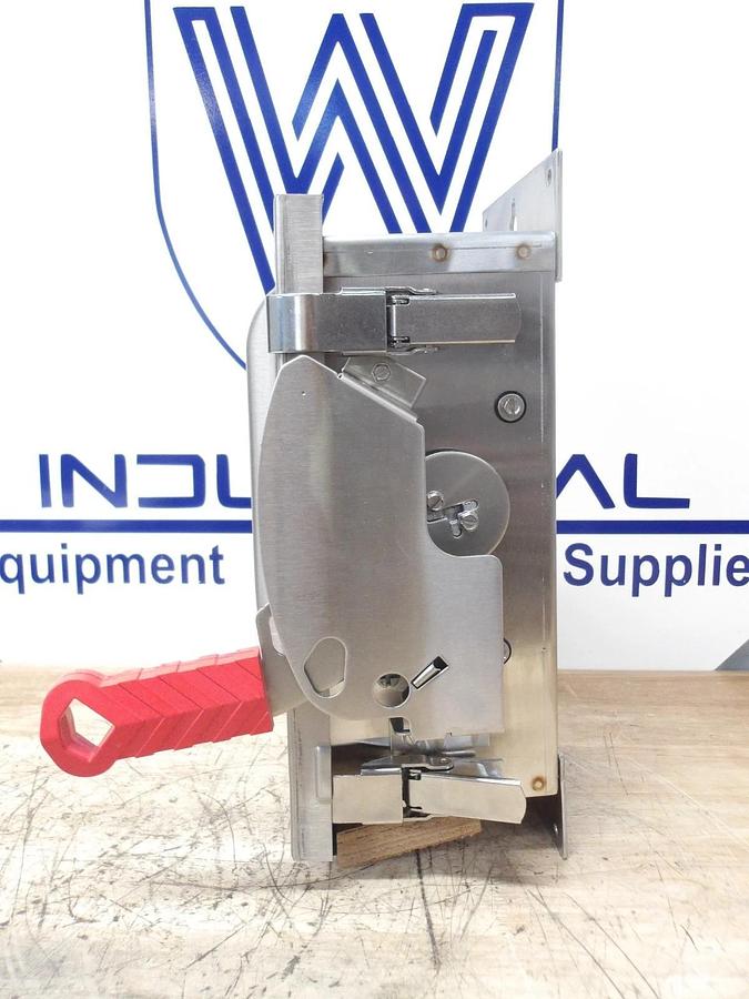 Used SIEMENS 30 AMP S/S SAFETY SWITCH 600/250 V, #715233G NEW