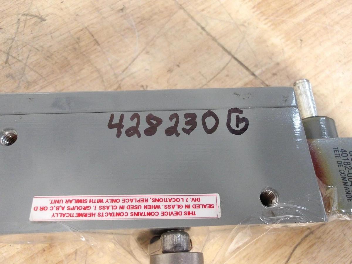 Used ALLEN BRADLEY 802XR-L2F7 LIMIT SWITCH, #428230G NEW