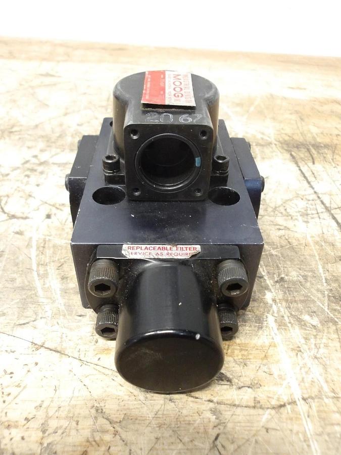 Used MOOG 73-104 SERVO VALVE, #8261008G PARTS ONLY