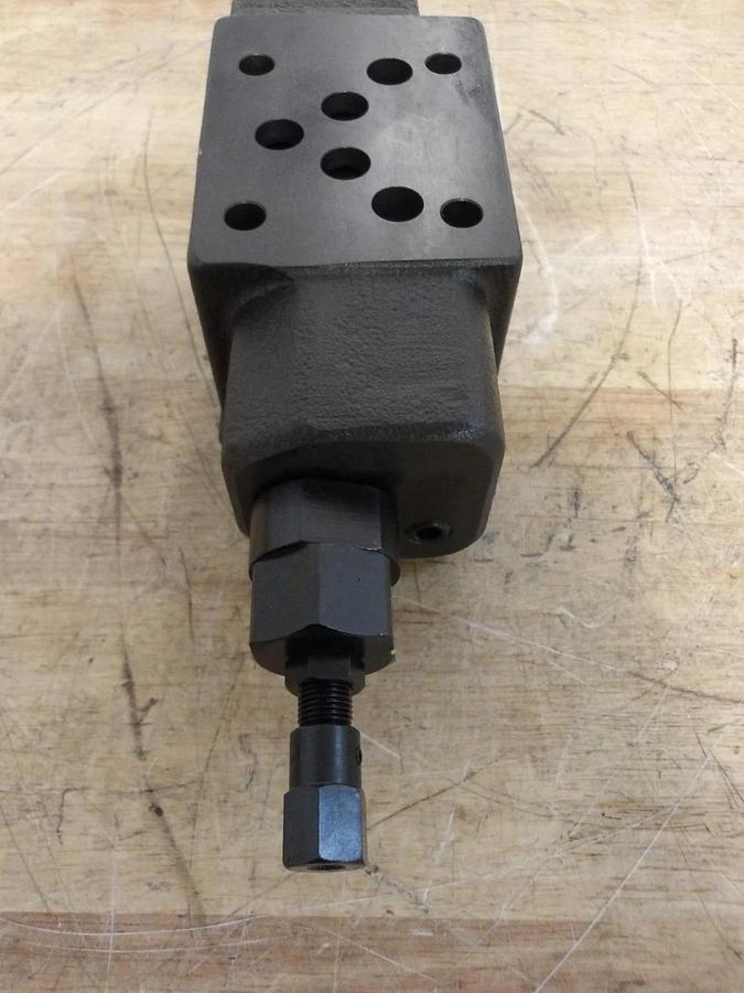 Used NACHI OG-G03-BC-J51 HYDRAULIC MODULAR VALVE, #66157G NEW