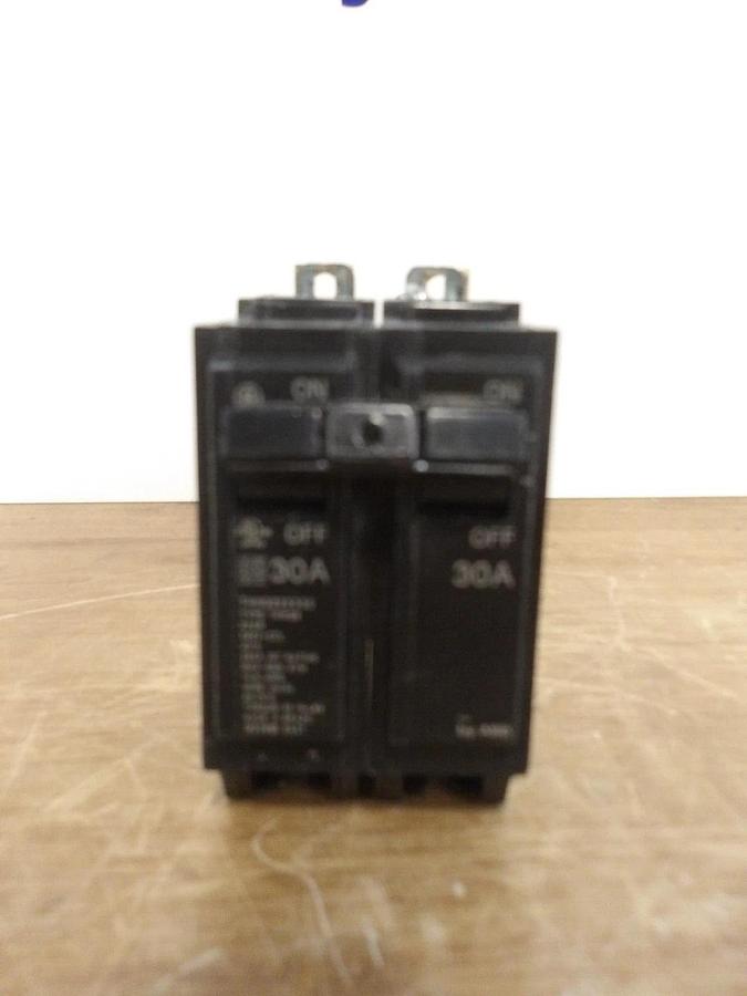 GE 30 AMP CIRCUIT BREAKER, 240 V, 3 P (BOX OF 5) #2171130G NIB