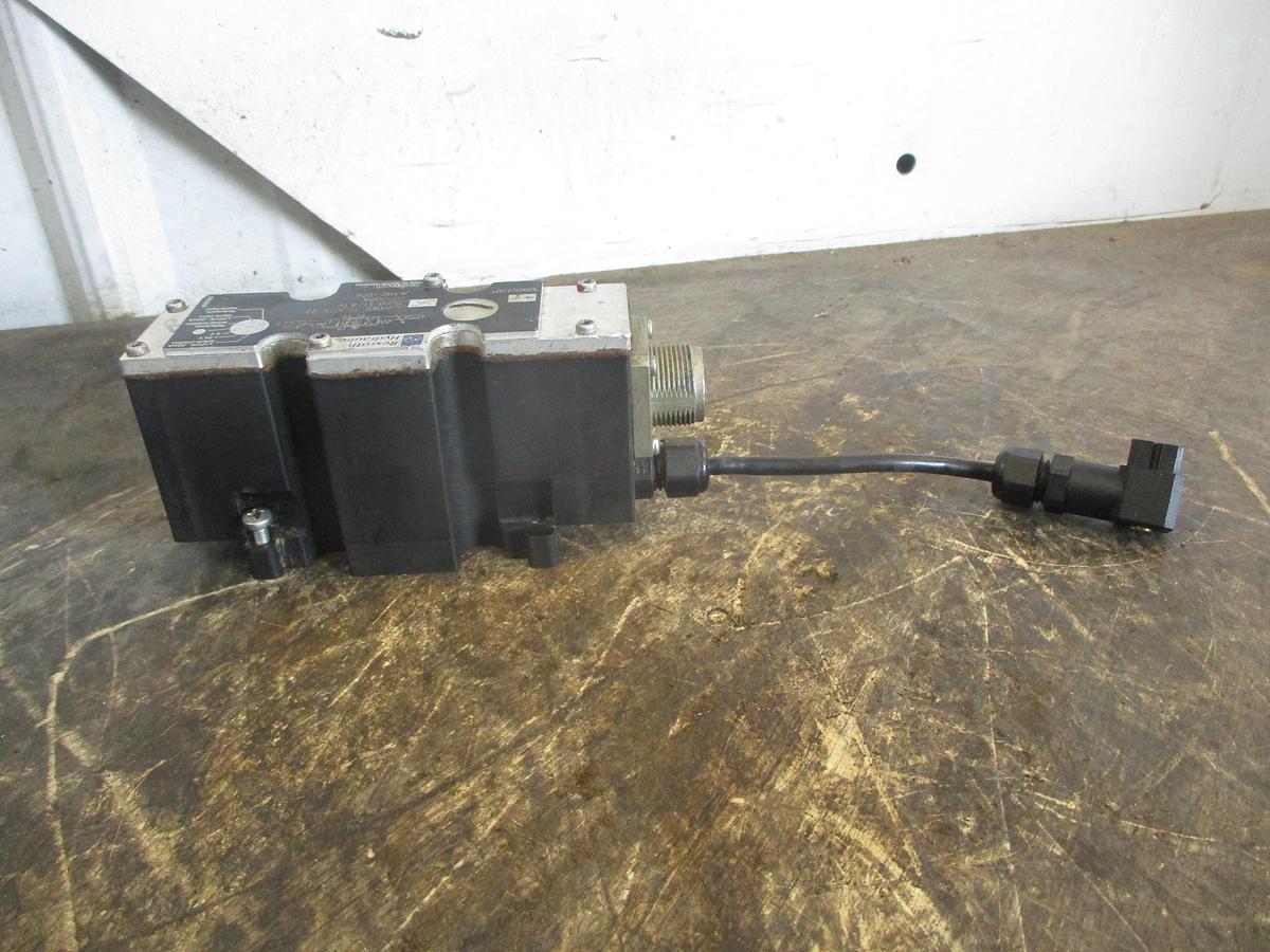 Used REXROTH R900924607 DIRECT-OPERATED PROPORTIONAL DIRECTIONAL VALVE