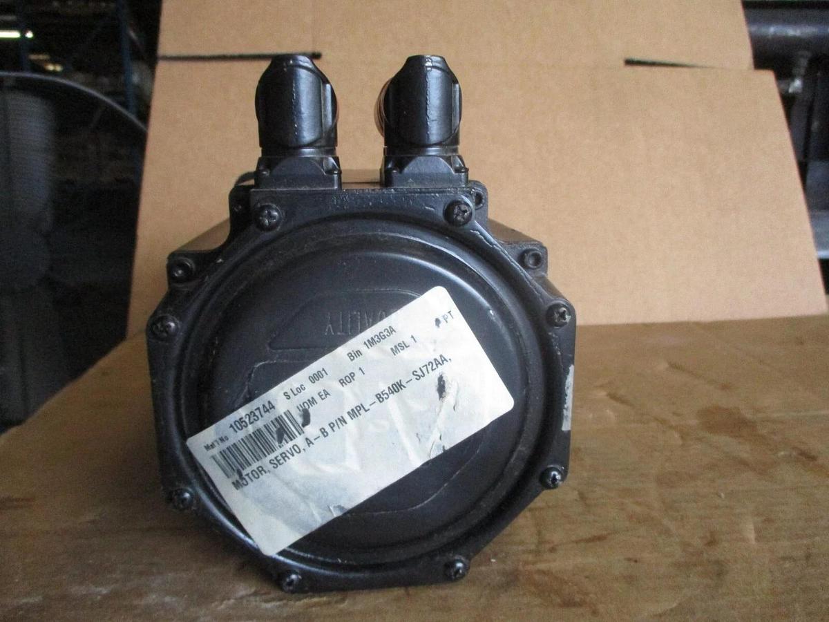 Used ALLEN BRADLEY 7.25 HP SERVO MOTOR, #791015J NEW