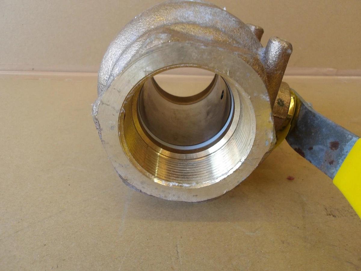 Used APOLLO 2" BRASS BALL VALVE (THREADED) #6101103G NEW