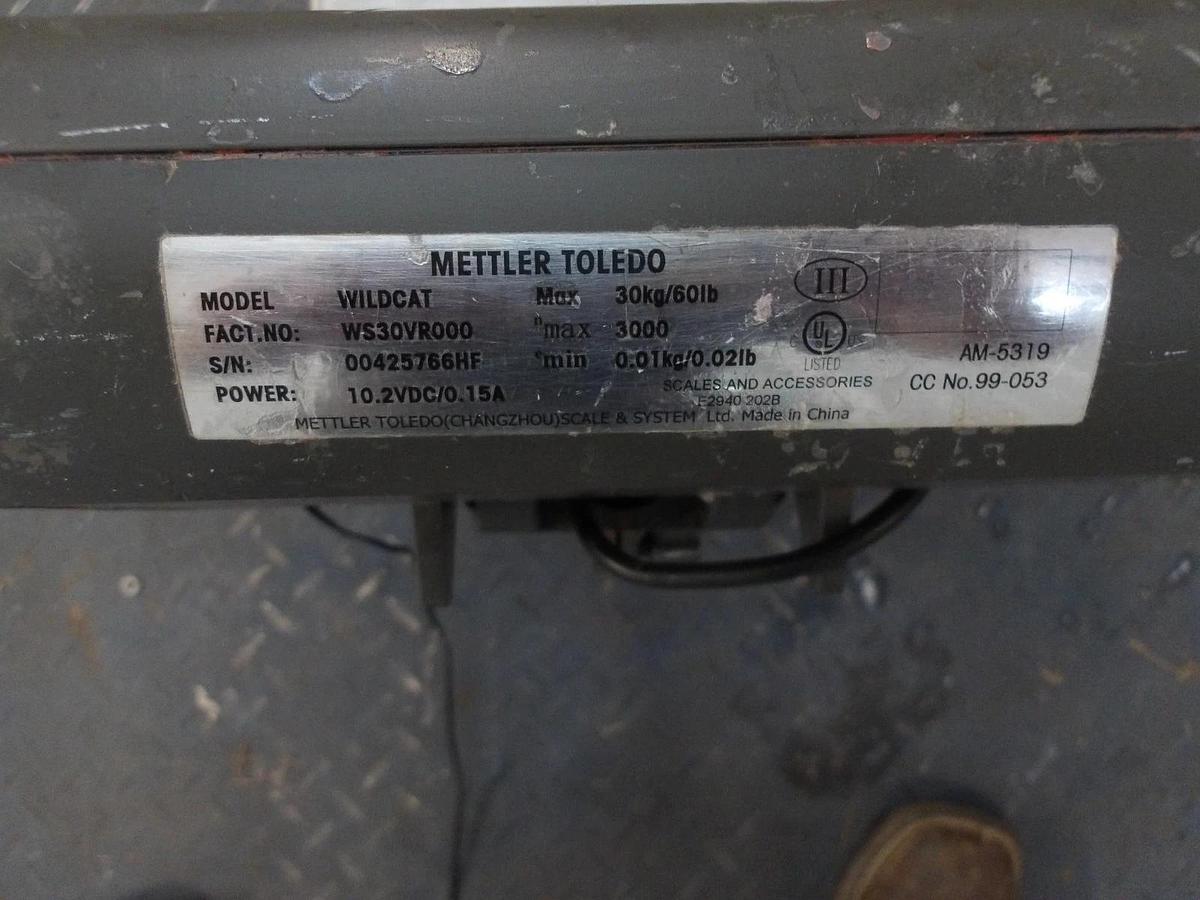 Used METTLER TOLEDO WILDCAT DIGITAL SCALE 300KG/60LBS, MAX 3000, #812212G USED