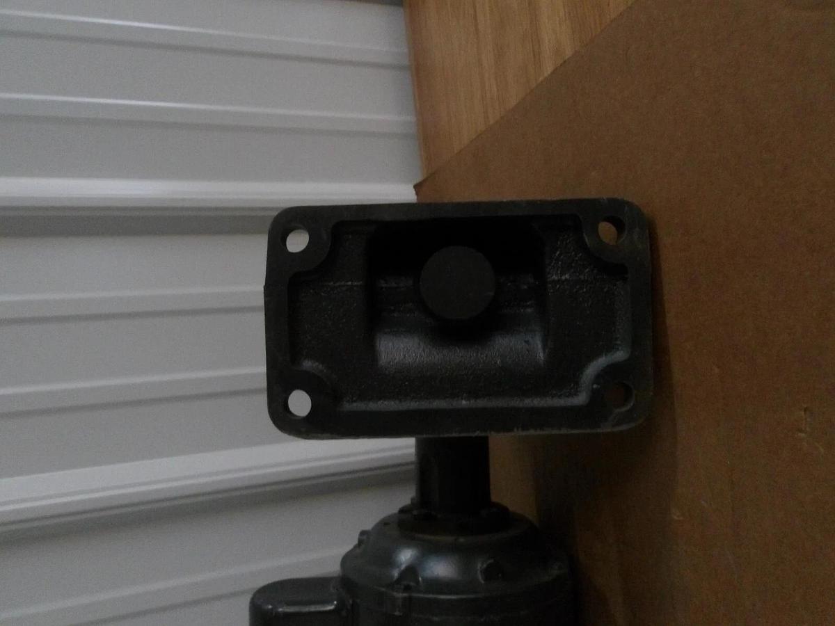 Used GUSHER PUMP 5P-4521-SHORT W/ .1 HP MOTOR, #1161018G NEW