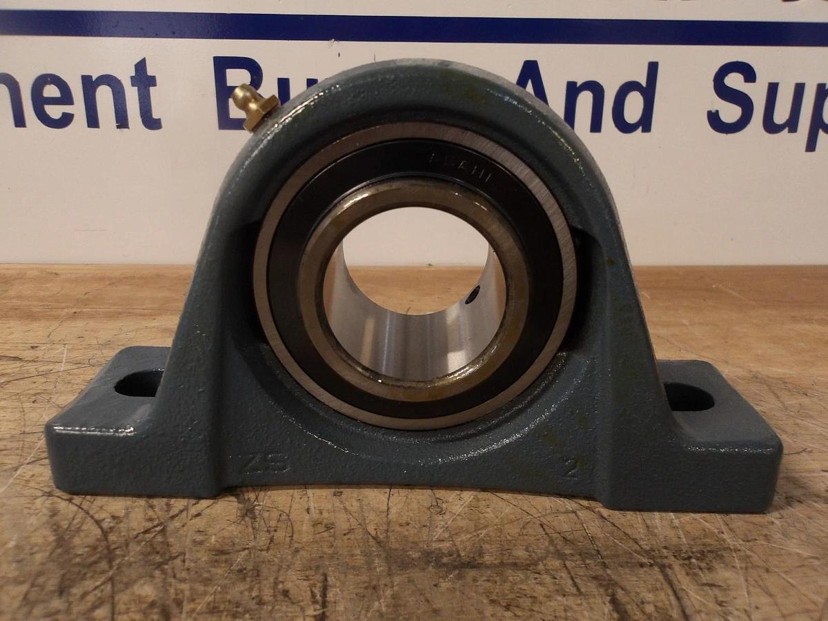 AMI UCP209-28 PILLOW BLOCK BEARING 1-3/4" BORE, #728113G NIB