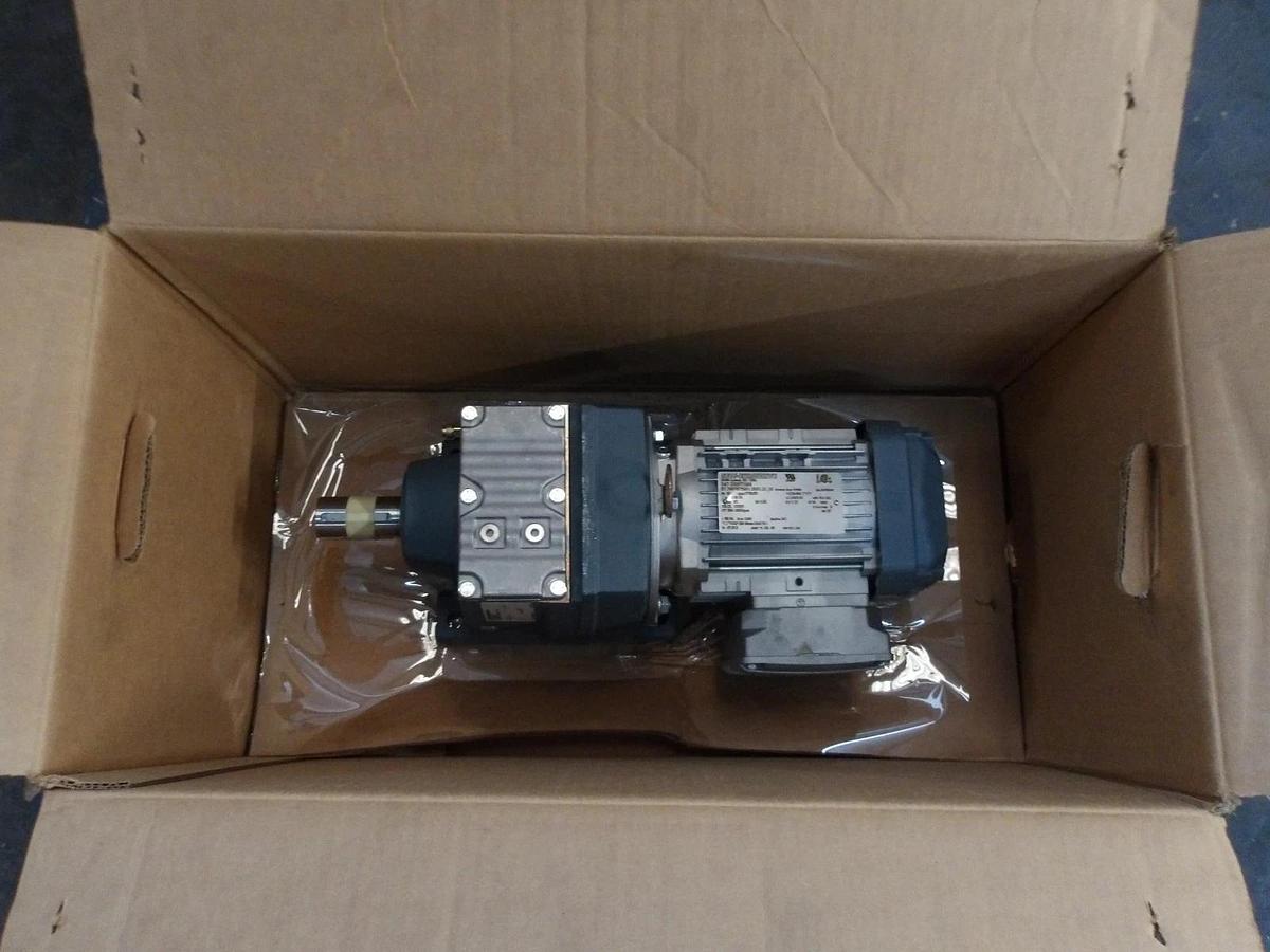 SEW EURODRIVE 1/2 HP GEARMOTOR, #912851G NIB