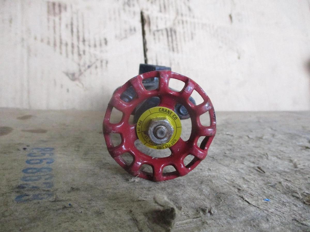 Used CRANE 1/2" U-BOLT BONNET IRON GATE VALVE (THREADED) #78215J NEW
