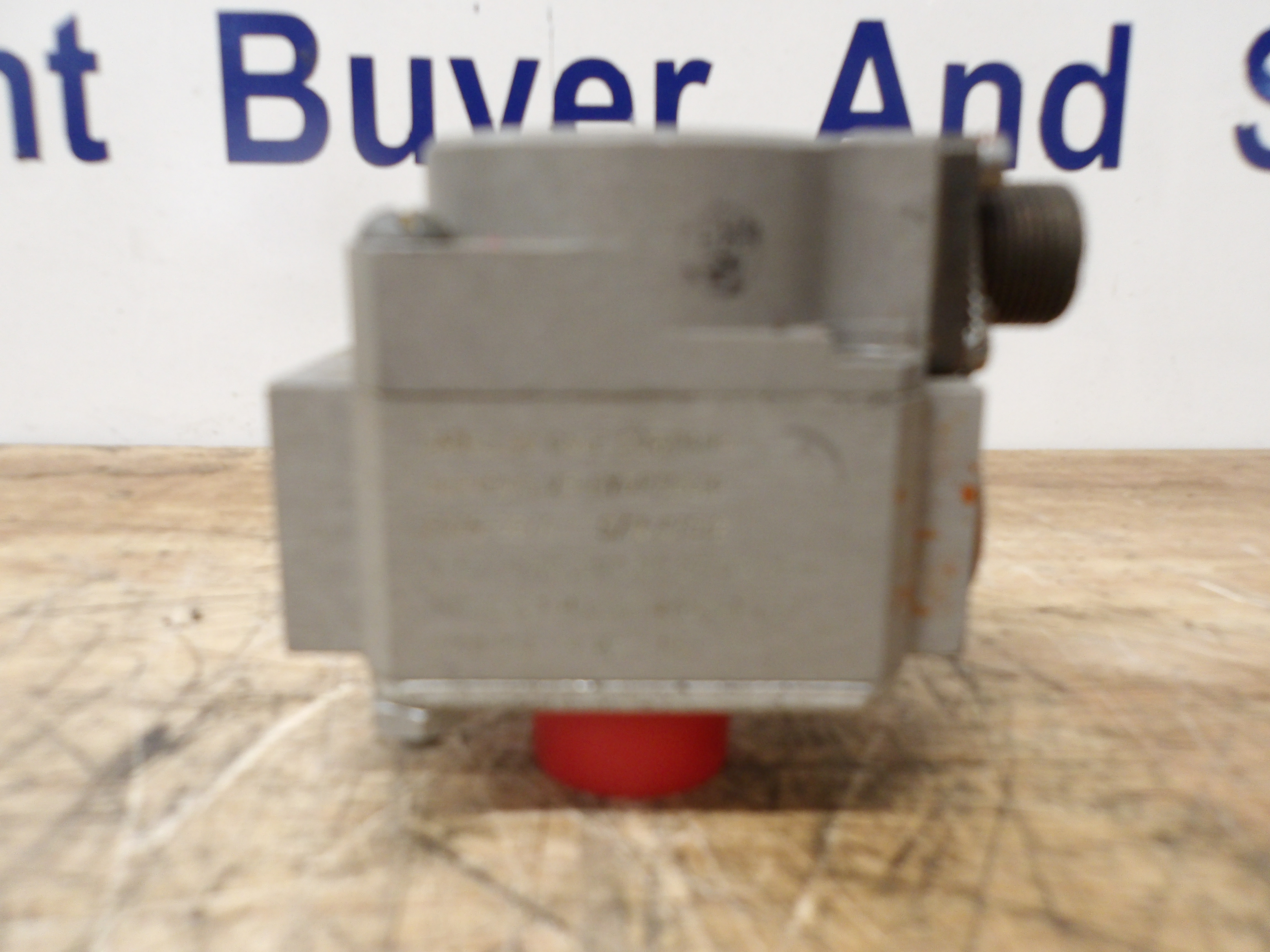 Used CADILLAC GAGE CO. FC26-397A SERVO VALVE, #91130G USED