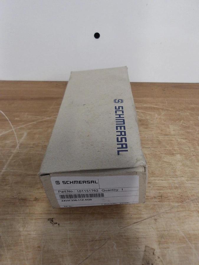SCHMERSAL 101151762 LIMIT SWITCH Z4VH336-11Z-M20, #2261030G NIB