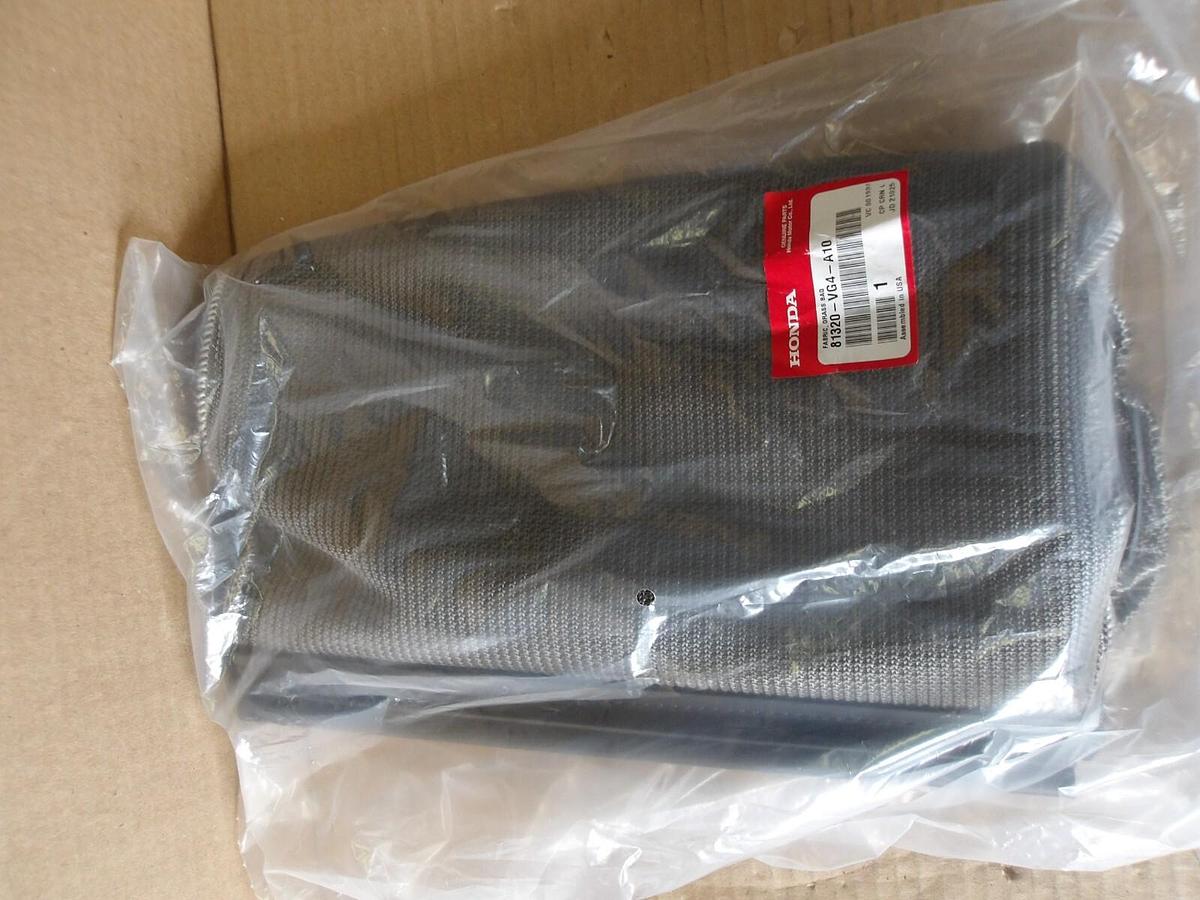 Used HONDA 81320-VG4-A10 FABRIC GRASS BAG, #725115G NEW