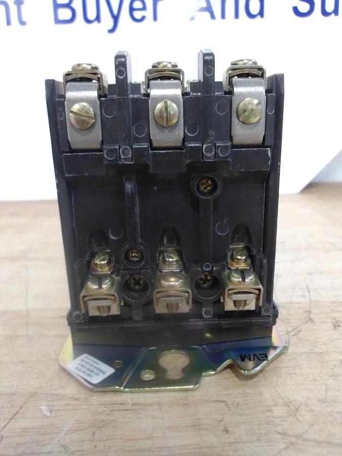 ALLEN BRADLEY 500L-A0D93 LIGHTNING CONTACTOR, #425 NIB