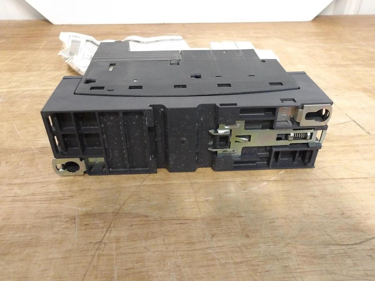 Used SCHNEIDER LUB12 POWER BASE UNIT 12 A, #319935G NEW