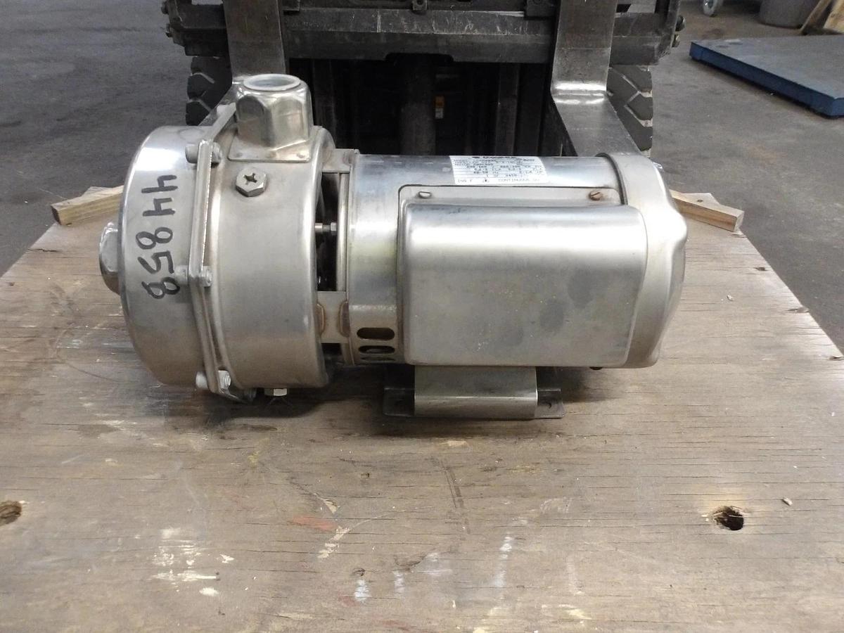 Used LOWARA - GOULDS 1-1/2" X 1" PUMP W/ 2/1.6 HP MOTOR, #7231050G NEW
