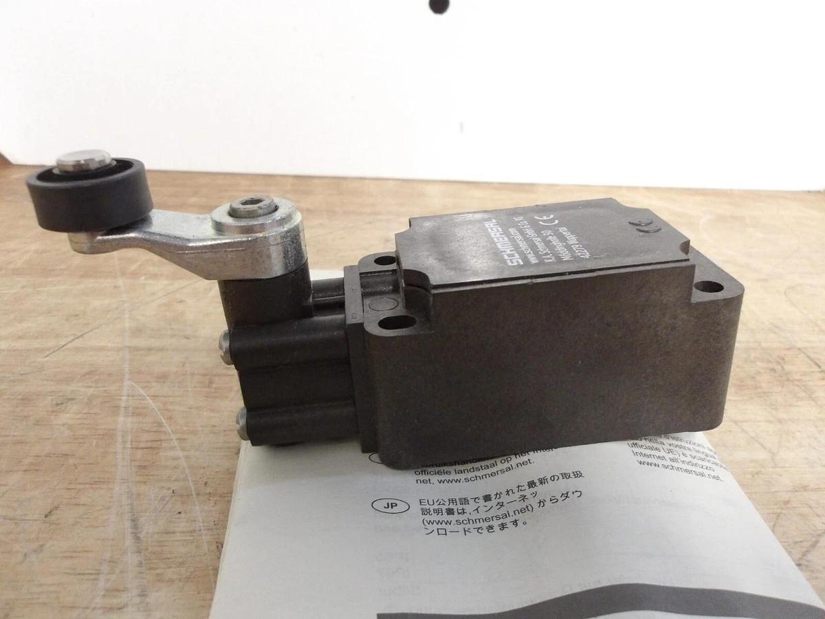 SCHMERSAL Z4VH-336-11Z-M20 LIMIT SWITCH, #417120G NIB