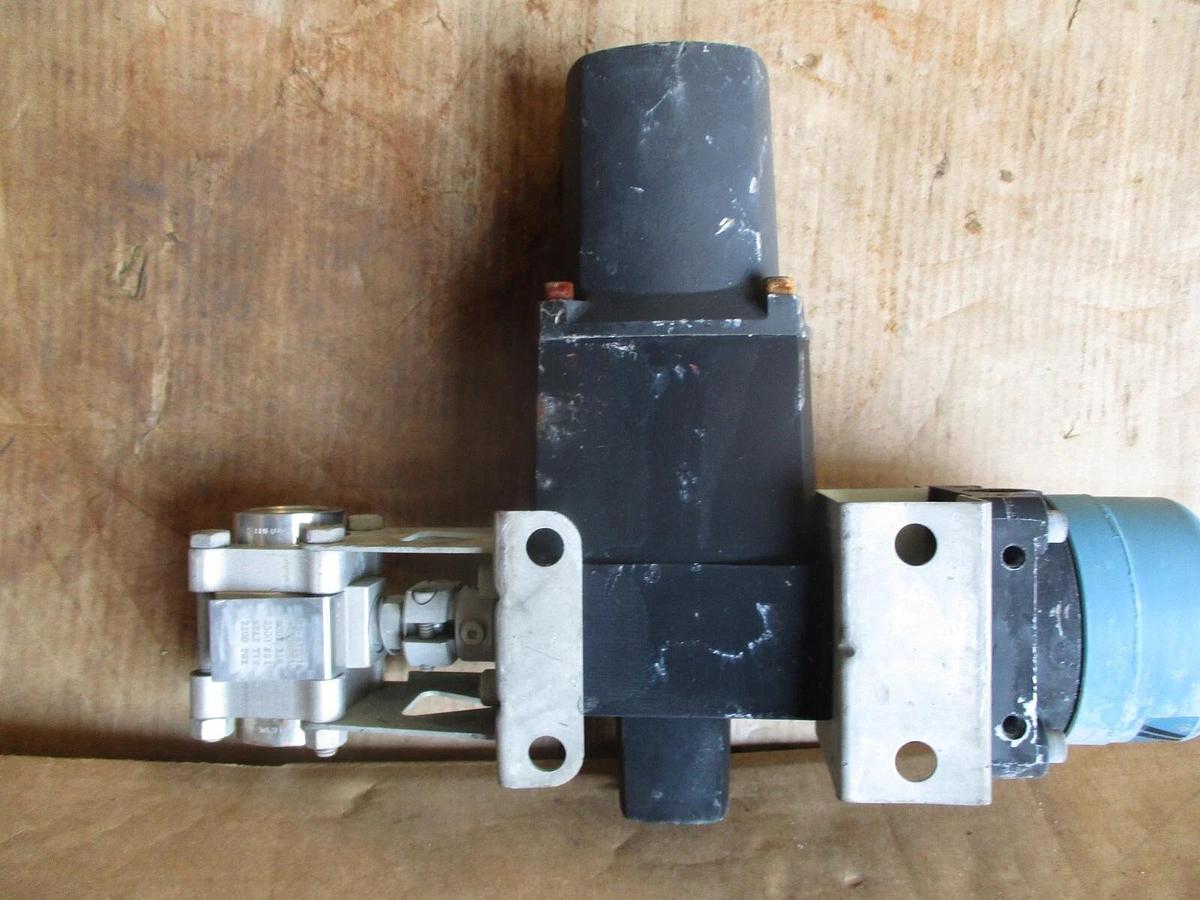 Used WHITEY 1" STAINLESS BALL CONTROL VALVE, #917306J NEW (WEATHERED)