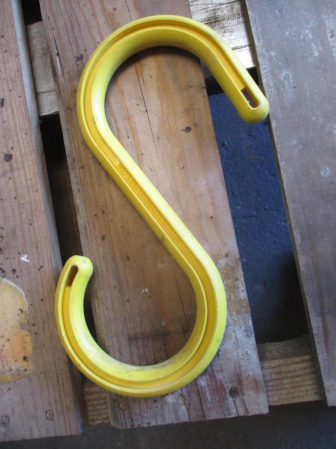 Used INTREPID INDUSTRIES 12" YELLOW S HOOKS (LOT OF 10) #6241027J USED