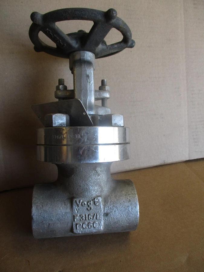 Used VOGT 1-1/2" STAINLESS GATE VALVE, #67306J NEW