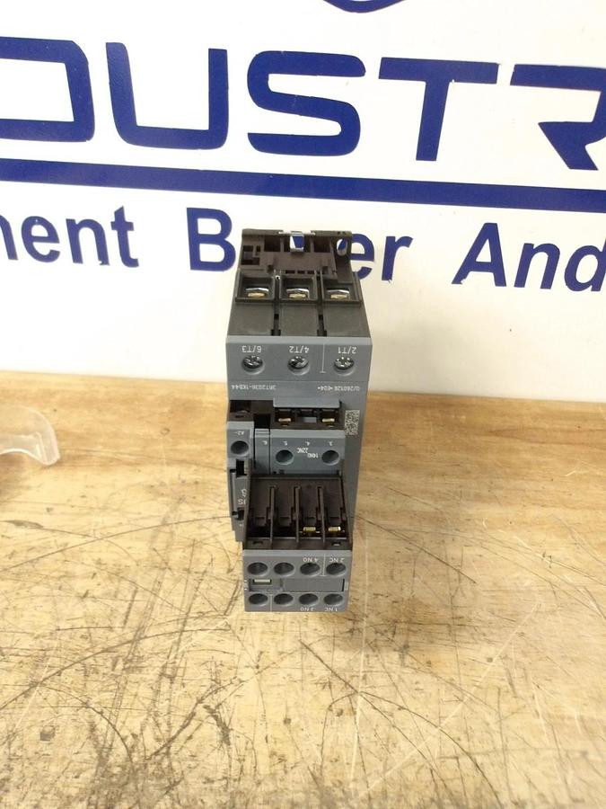 Used SIEMENS 3RT2036-1KB44 CONTACTOR, #511141G NEW