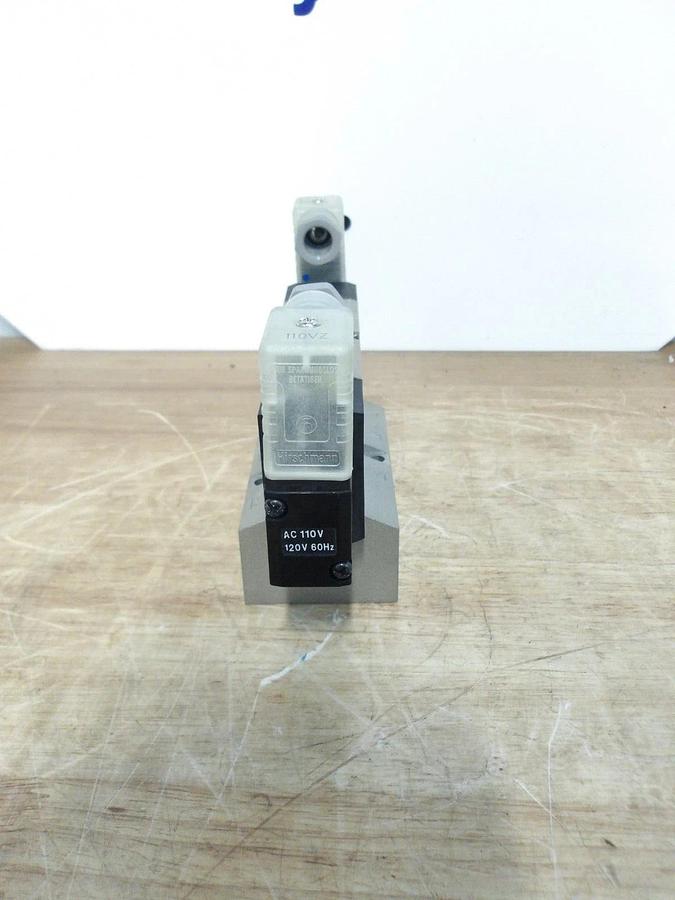 Used CKD 4KB420-10N-LS PNEUMATIC SOLENOID VALVE, #371248G NEW